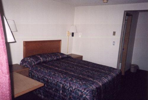 Willow Springs Motel Cheney Room photo